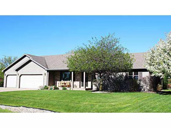 N215 WOODSTOCK LN, Appleton, WI 54915