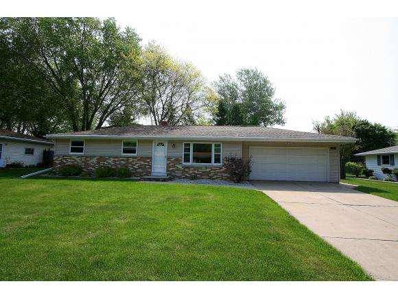 2205 DOROTHY LN, Green Bay, WI 54304