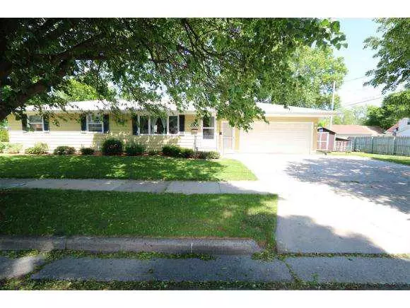 2306 S JEFFERSON ST, Appleton, WI 54915