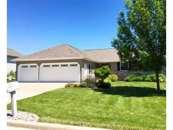 1225 FIELDVIEW DR, Menasha, WI 54952