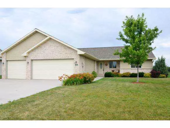 3563 SATELLITE LN #3563, Green Bay, WI 54311