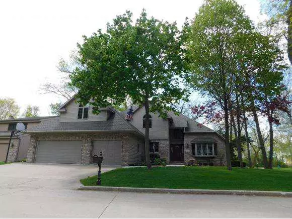 901 KRAMER LN #901, Appleton, WI 54915