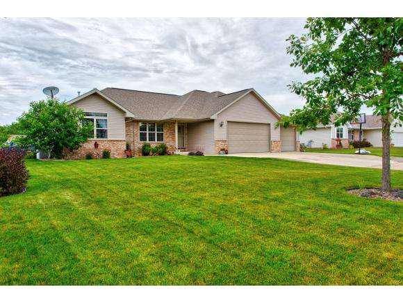3510 LEEDS CASTLE DR, Green Bay, WI 54313