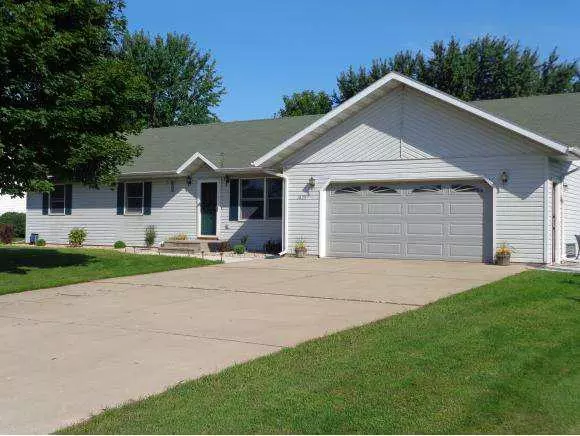 1025 E ROBIN LN, Shawano, WI 54166