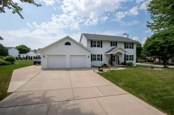 2646 WILDFLOWER ROW STREET, Green Bay, WI 54311