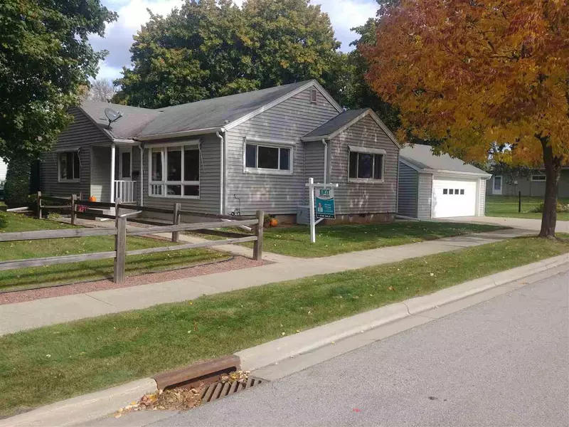 1044 S LINCOLN STREET, Shawano, WI 54166