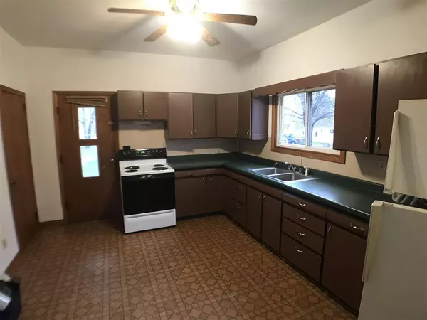 Embarrass, WI 54933,118 S GRAND AVENUE