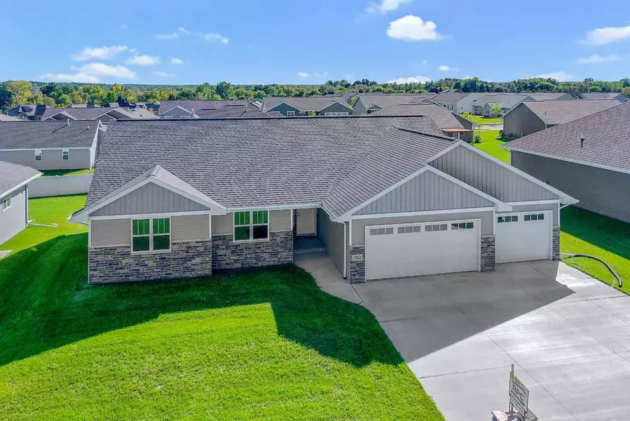 1753 STEINER LANE, Green Bay, WI 54313