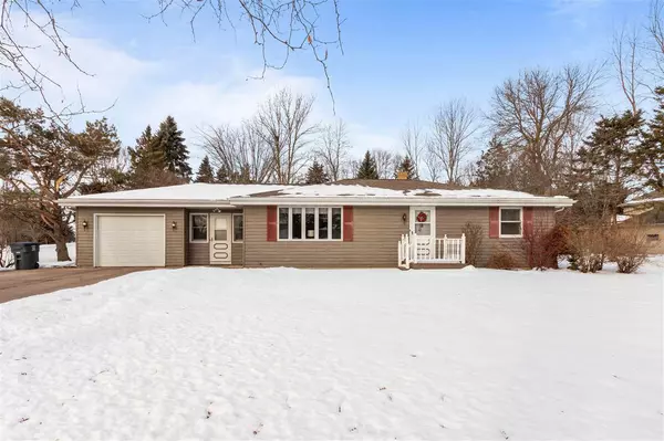 N1647 GREENWOOD ROAD, Greenville, WI 54952