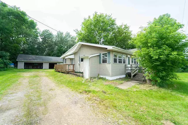 3181 HWY K, Omro, WI 54963