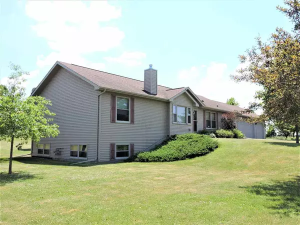 Pickett, WI 54964,7365 MEADOWRIDGE DRIVE