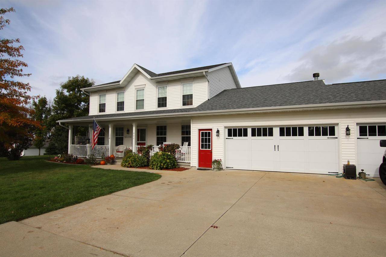 227 E WAUPUN STREET, Oakfield, WI 53065