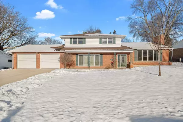 3236 WAUBENOOR, Green Bay, WI 54301