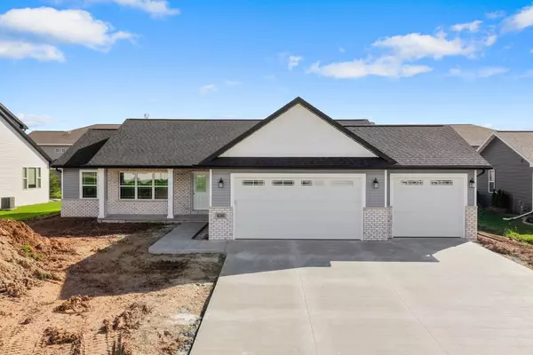 636 DIVERSITY DRIVE, De Pere, WI 54115