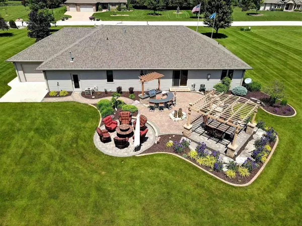 15 GOLDEN WHEAT LANE, Wrightstown, WI 54180