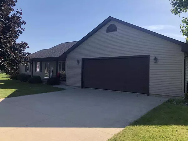 440 LONGWOOD LANE, Wrightstown, WI 54180