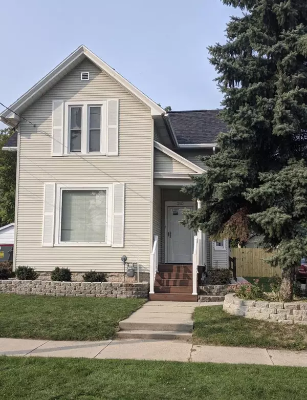 340 W 15TH AVENUE, Oshkosh, WI 54902