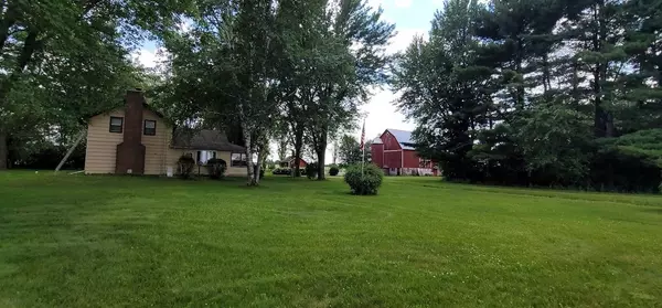 W7613 COUNTY ROAD P, Wild Rose, WI 54984