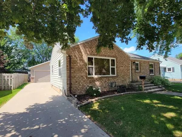 1133 TAFT STREET, Little Chute, WI 54140