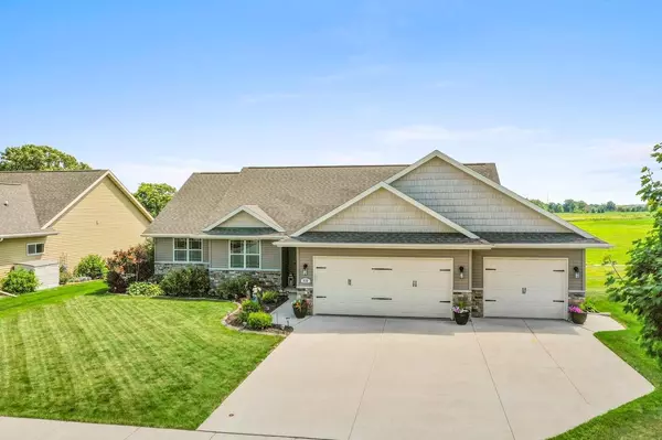 838 S MELCORN CIRCLE, De Pere, WI 54115