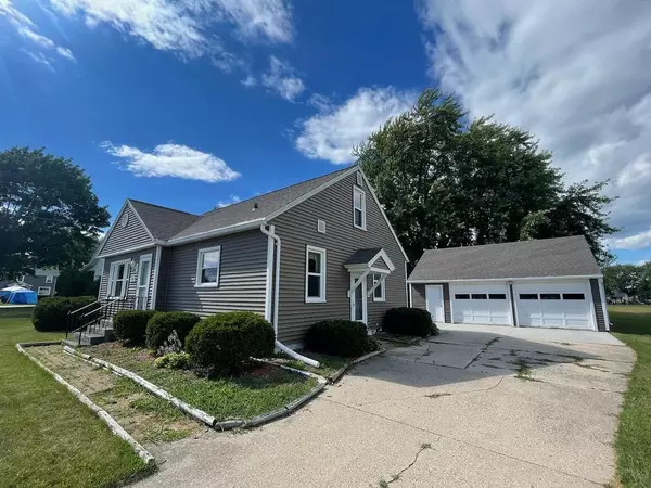 724 CEDAR STREET, Hilbert, WI 54129