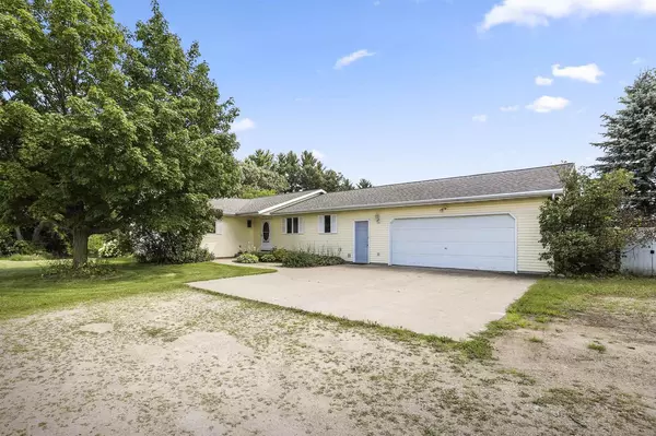 W889 COUNTY ROAD HHI, Fremont, WI 54940