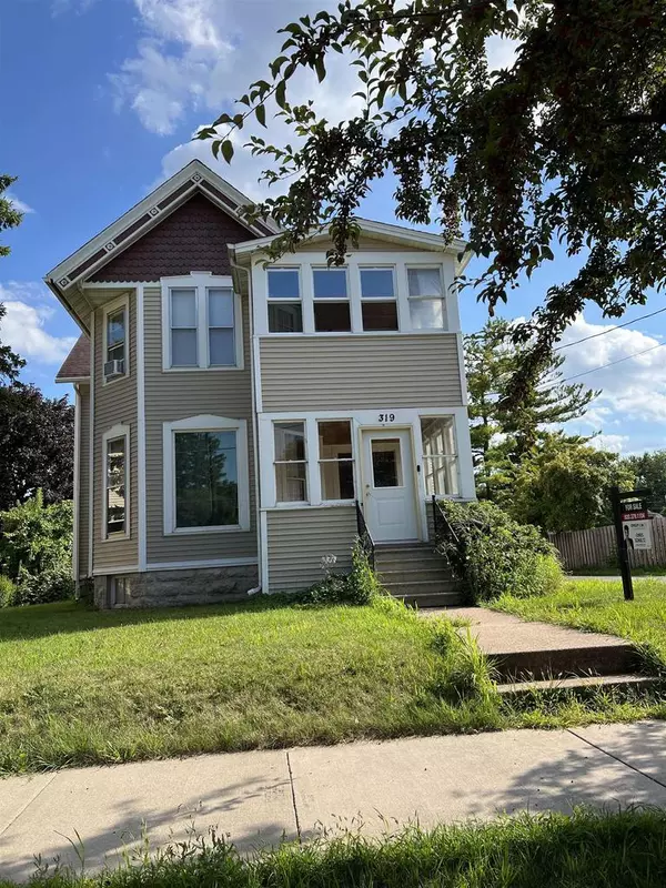 319 E IRVING AVENUE, Oshkosh, WI 54901