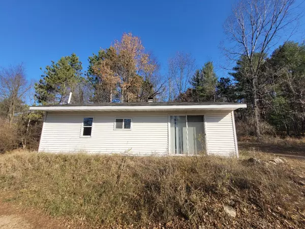 5665 DOWNTOWN LANE, Gillett, WI 54124