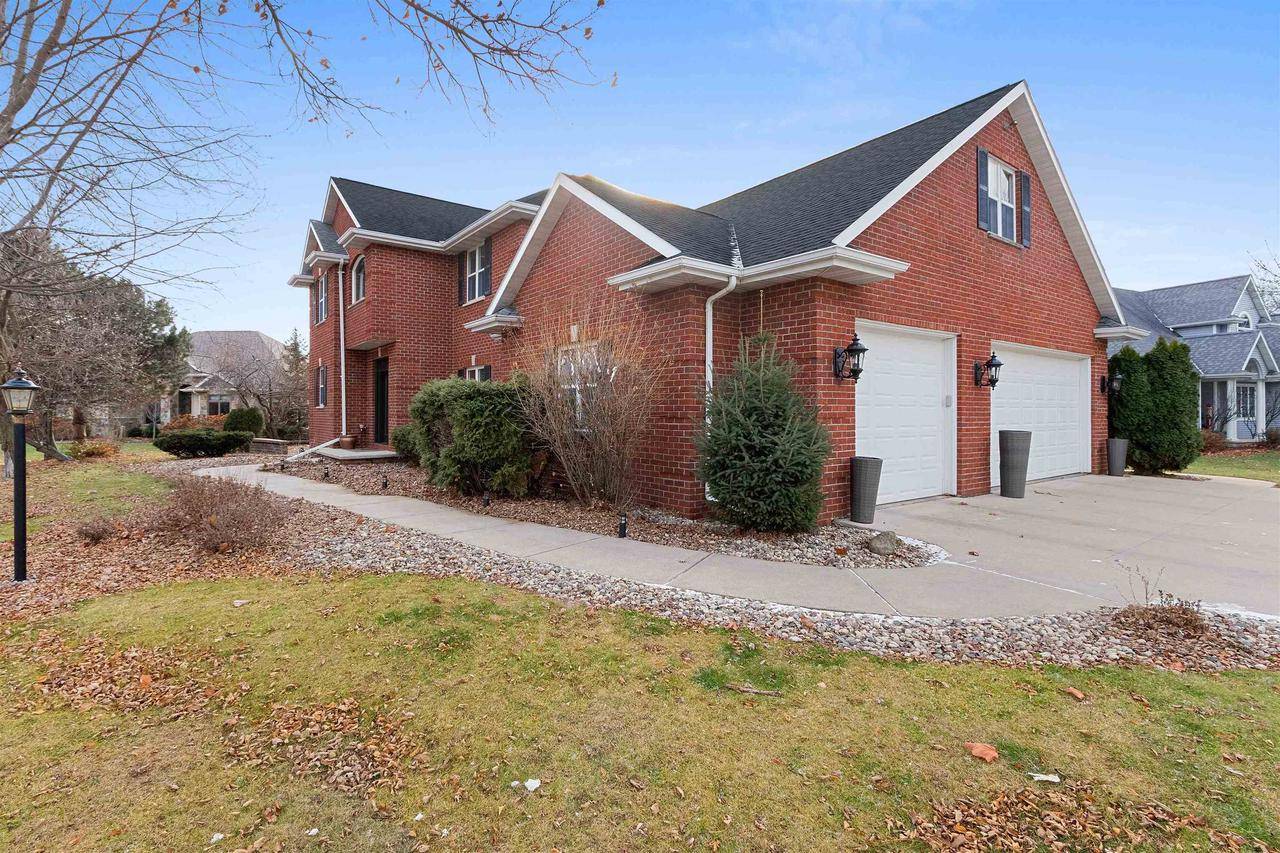 Menasha, WI 54952,W5871 ROYALTROON DRIVE