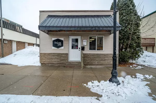 110 E MAIN STREET, Omro, WI 54963