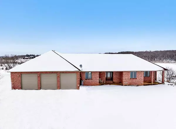 E6998 NICOLAI ROAD, Manawa, WI 54949