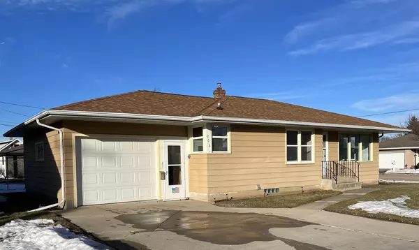 208 W CEDAR STREET, Hilbert, WI 54129