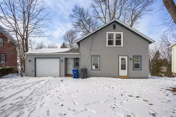 211 TAYLOR STREET, Little Chute, WI 54140