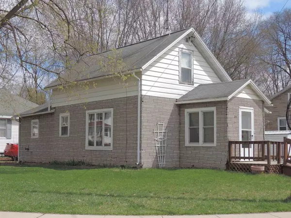 301 E 1ST STREET, Gillett, WI 54124