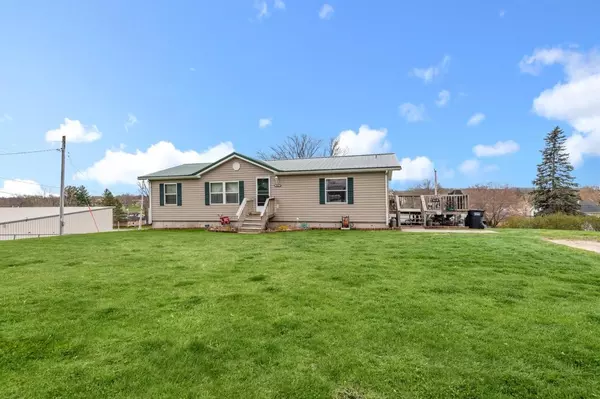 102 W 3RD STREET, Cambria, WI 53923