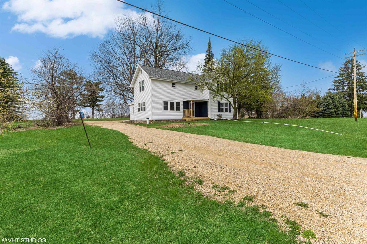 N8071 US HWY 45, Bear Creek, WI 54922