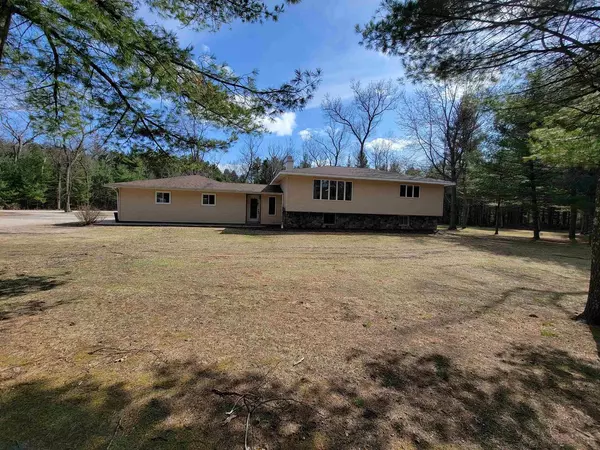 W12151 GREENWOOD ROAD, Hancock, WI 54943