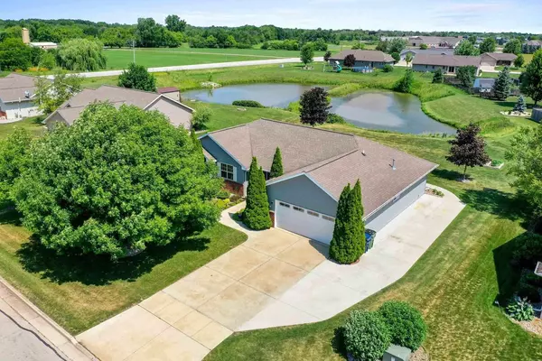 111 GOLDEN WHEAT LANE, Wrightstown, WI 54180