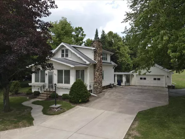 230 HIGH STREET, Clintonville, WI 54929