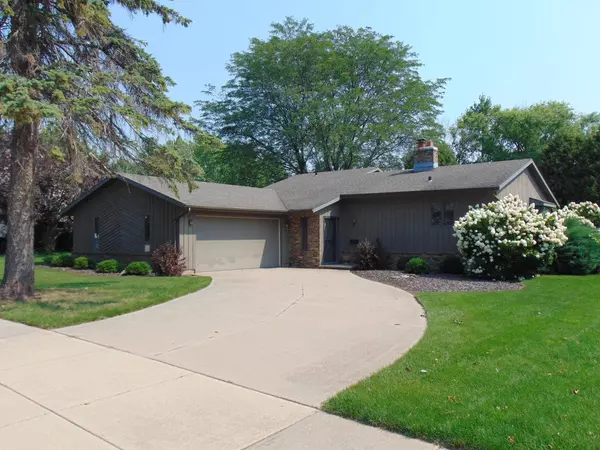 1722 VAN ZEELAND COURT, Little Chute, WI 54140