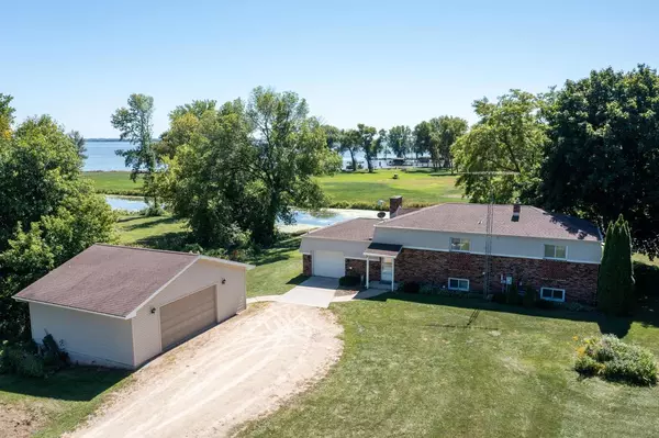 W673 COUNTY ROAD H, Fremont, WI 54940