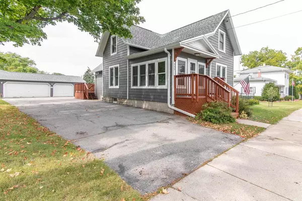 335 JACKSON AVENUE, Omro, WI 54963