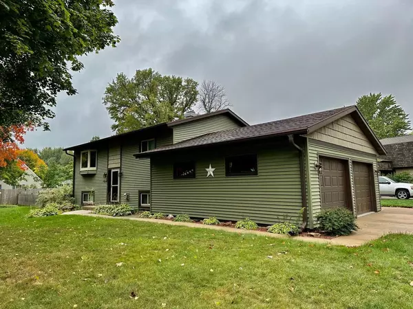 2801 S LANCE AVENUE,  Appleton,  WI 54915