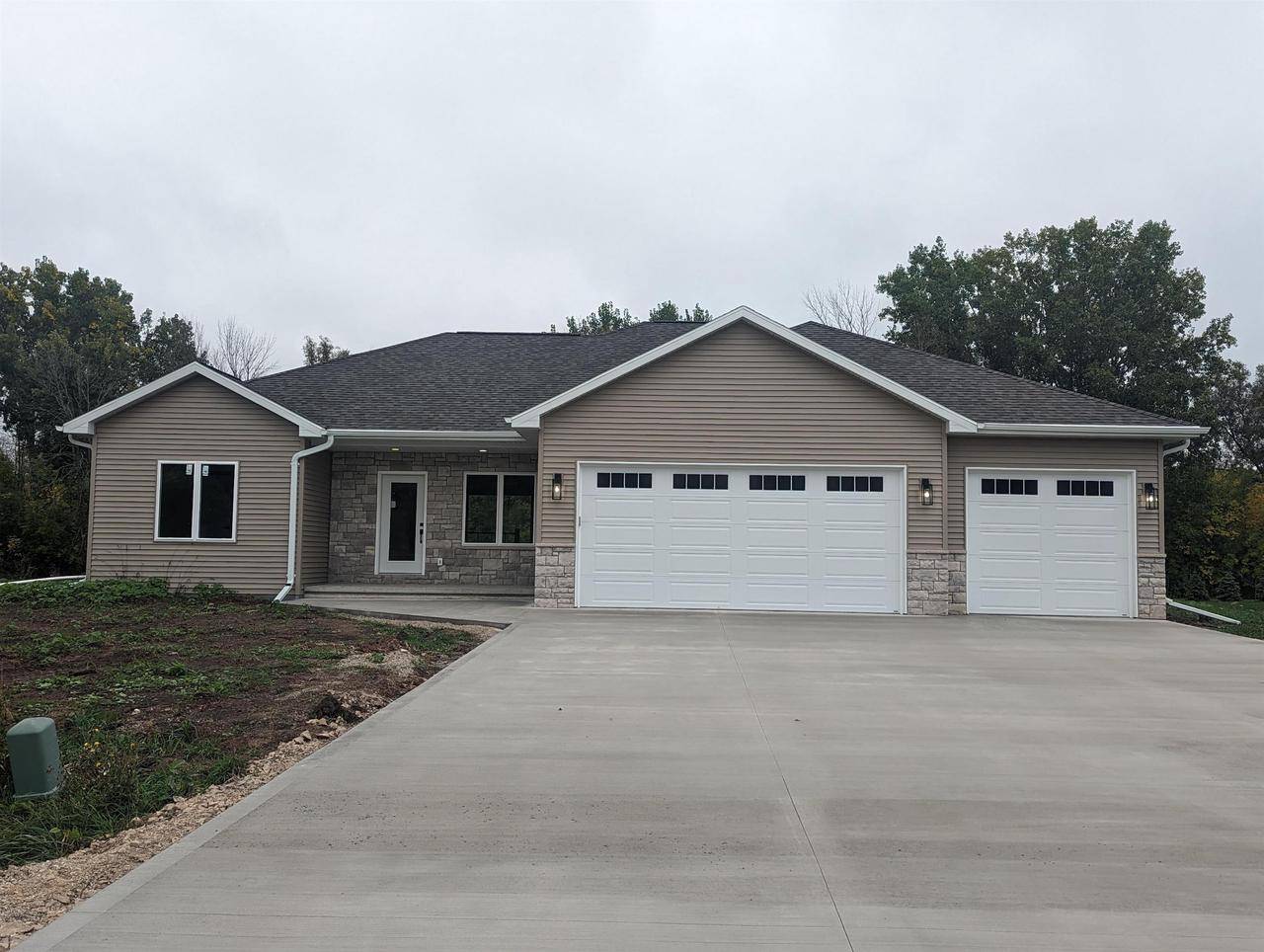 N8279 ASHBERRY AVENUE, Fond Du Lac, WI 54937