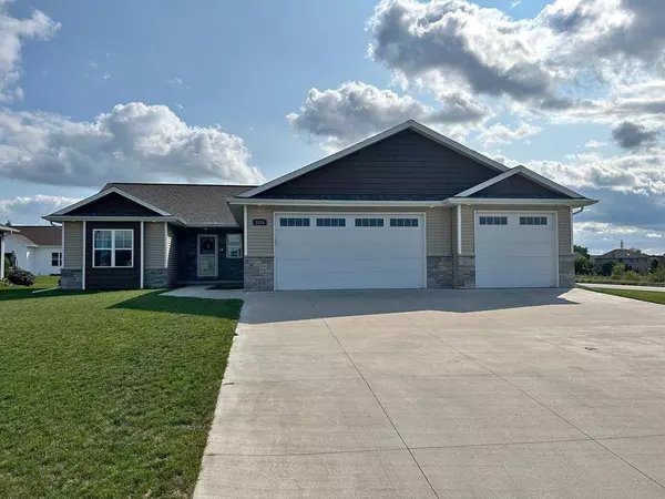 2835 W HIDDEN PINE DRIVE, Appleton, WI 54913