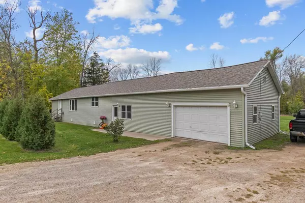 N3799 COUNTY RD M, Hortonville, WI 54944