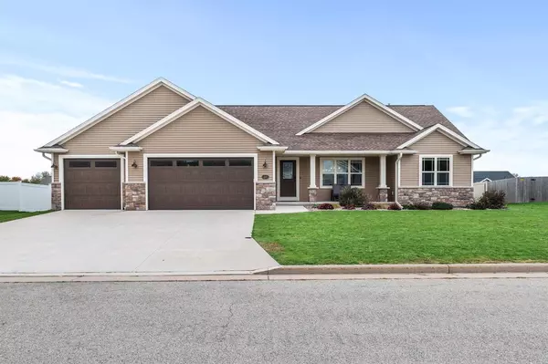 212 GABRIEL LANE, Hortonville, WI 54944