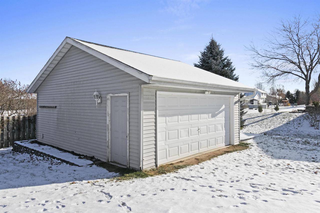 Green Bay, WI 54313,3182 TRENTON LANE