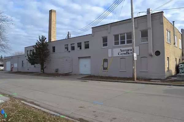 714 DIVISION STREET, Oshkosh, WI 54901