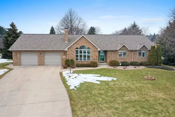 3113 CLAYMORE LANE, New Franken, WI 54229